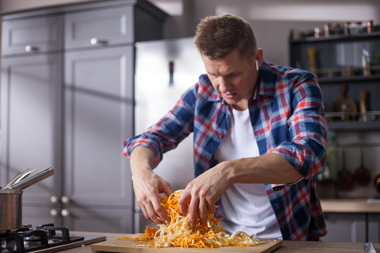 Мак энд чиз рецепт классический. Просто кухня. Просто кухня макароны. Просто кухня заставка. Просто кухня макароны с луком и запеченными томатами Белькович.