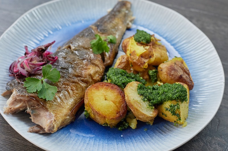 Картошка с рыбой рецепт – Авторская кухня: Основные блюда. «Еда»