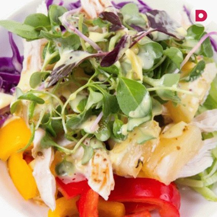 Рецепт приготовления салата с консервированным ананасом