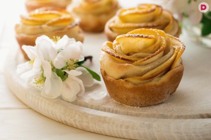 Порадуйте семью вкусным десертом – яблоками в тесте