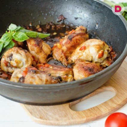 Куриное мясо, тушеное в казане