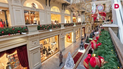 А зиму я узнаю по гирляндам…