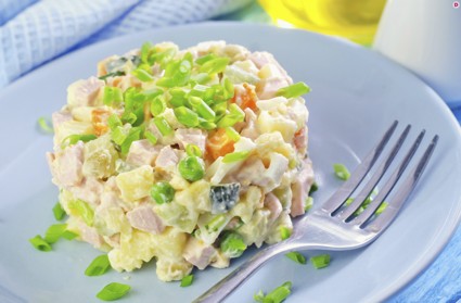 Салат без майонеза: 5 рецептов легких соусов