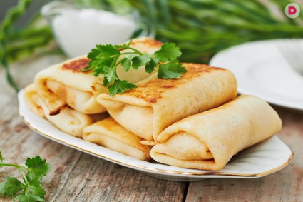 Как завернуть блины конвертиком? Простые советы от поваров