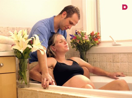 Роды в воде: взвесить «за» и «против»