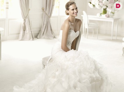 Свадьба осенью: модные свадебные платья 