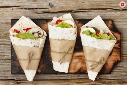 Вкусный завтрак: рулет из лаваша с куриным филе