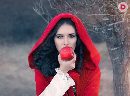 Модный тренд: пальто с капюшоном