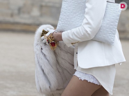 Аксессуары из меха: сумки, шляпы, шапки, варежки. Как и с чем носить?