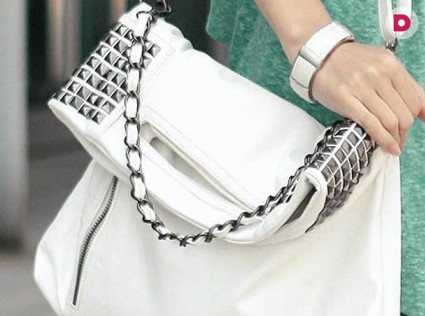 Как почистить белую сумку? 