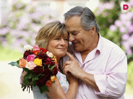 Что подарить на золотую свадьбу? Оригинальные идеи