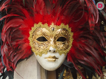 Венецианская карнавальная маска: легко и просто