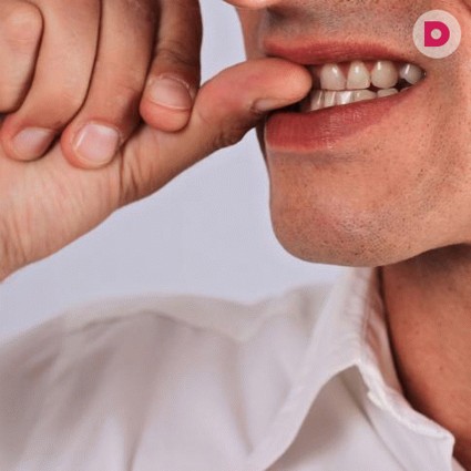 Почему грызут ногти? 