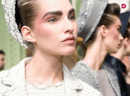 Макияж от кутюр: акцент на брови