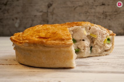 Приготовление пирога с картофельно-куриной начинкой