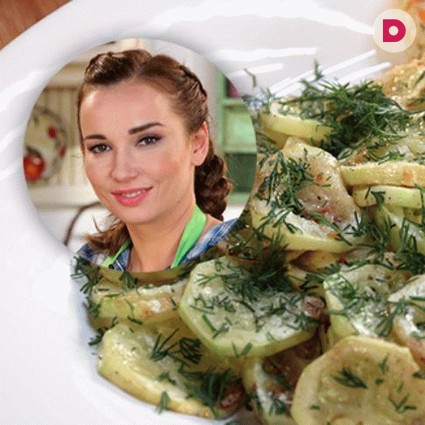 Анфиса Чехова в «Домашней кухне»: котлетки из индейки и кабачки с чесноком