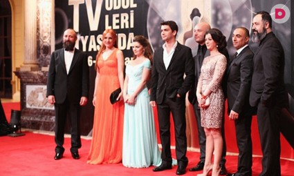 Живая вода: Ice Bucket Challenge турецких актеров продолжается