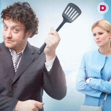 «Отчаянный домохозяин»: когда жена выходит на работу