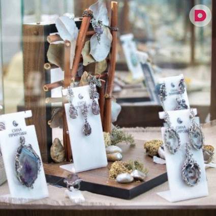 Драгоценная фантазия: открытие международной выставки ювелирных и часовых брендов