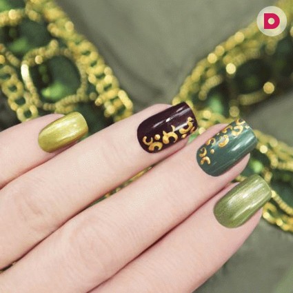 Делаем маникюр при помощи трафаретов