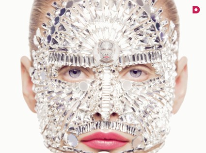 Miroir, Miroir: зеркальный «макияж» от Chanel