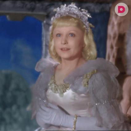 «Золушка»: прекрасная незнакомка и хрустальные башмачки