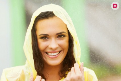 Что надеть в дождливую погоду: советы Юлианны Карауловой