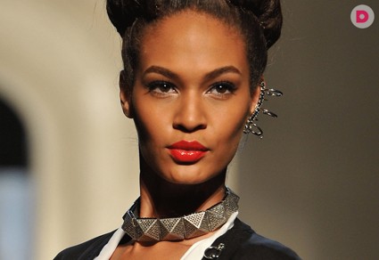 Самые модные античные украшения: серьги-каффы