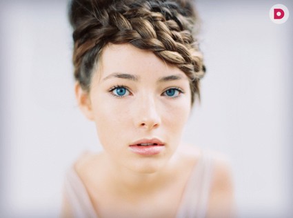 Прическа с короной из кос