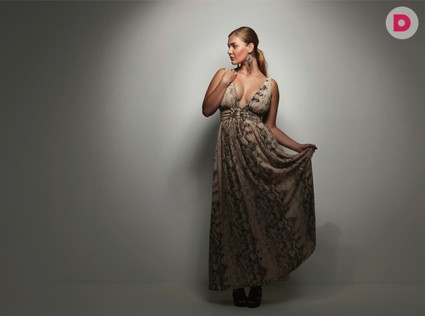 Какие фасоны платьев помогут скрыть недостатки полной фигуры