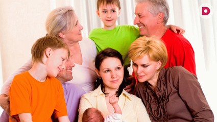 Один малыш и много взрослых